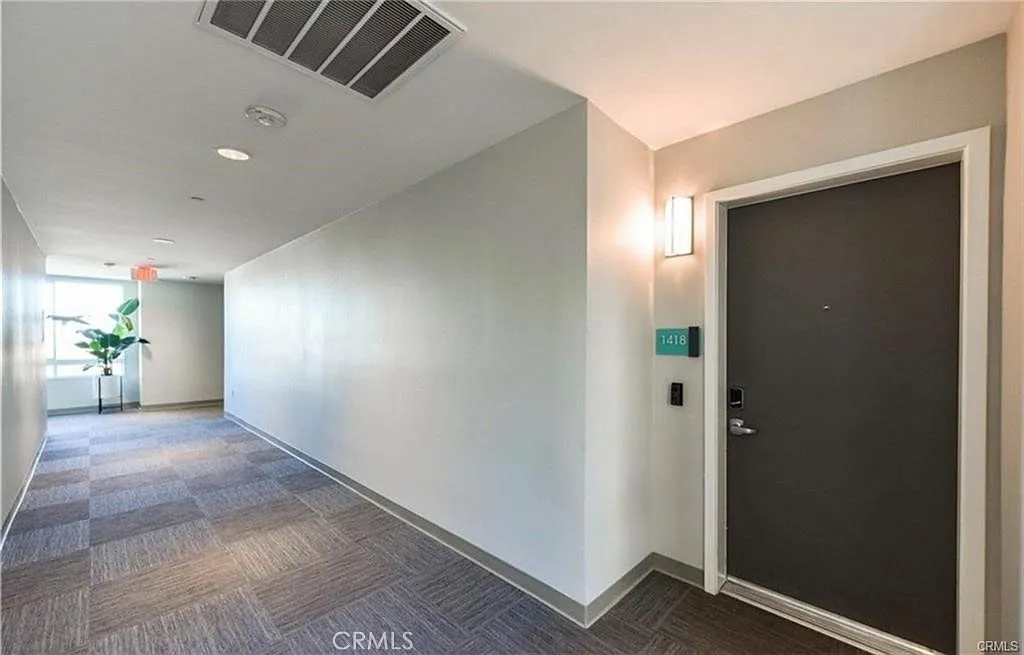 2 bed, 1075 sqft, $3,600 — Photo 3