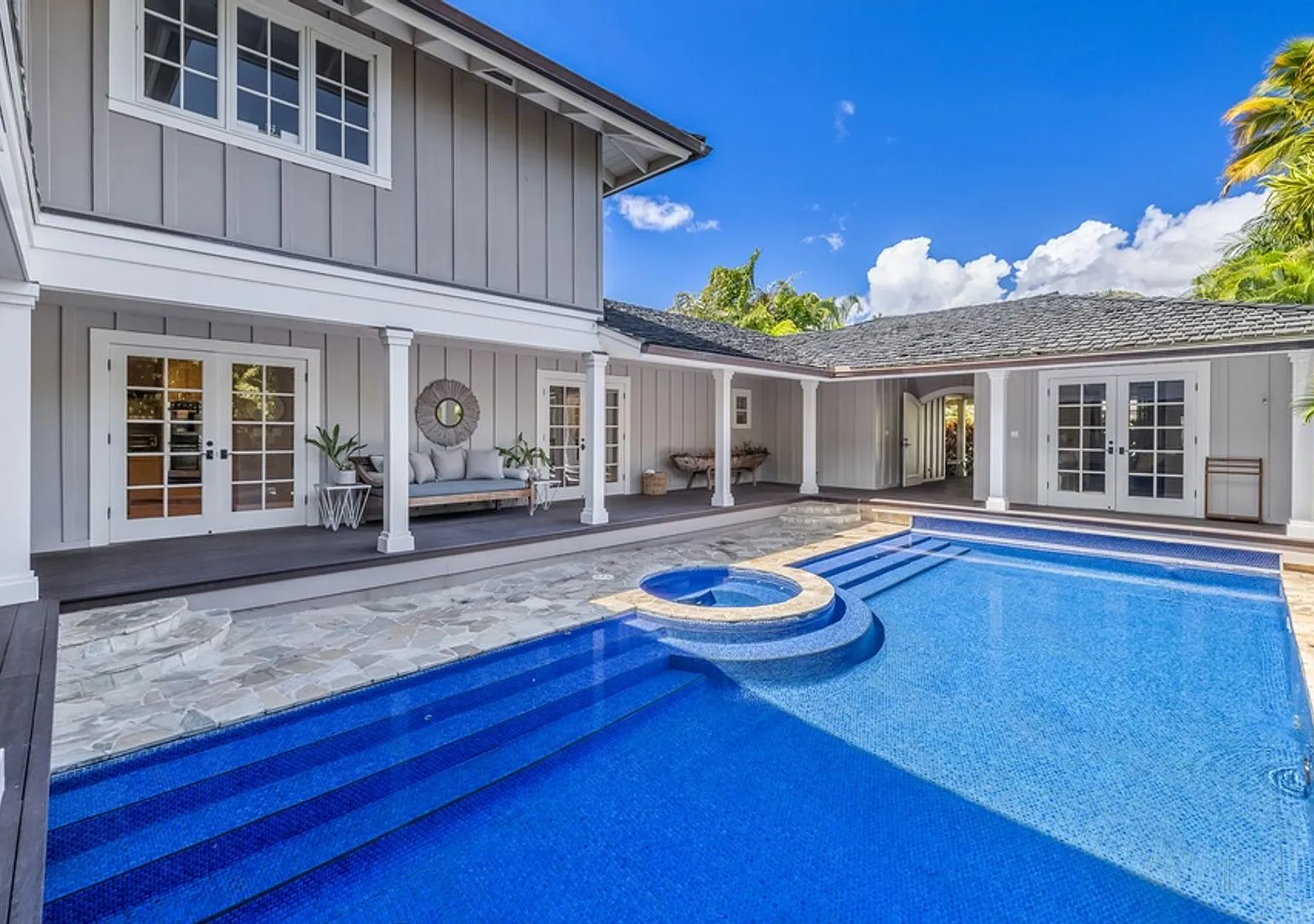 Gorgeous Oceanfront Home w/Private Pool, Jacuzzi, & Sunset Views. Moana Lani — Photo 2
