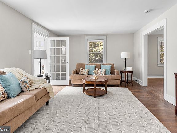 5th image of 109 Lincoln Ave