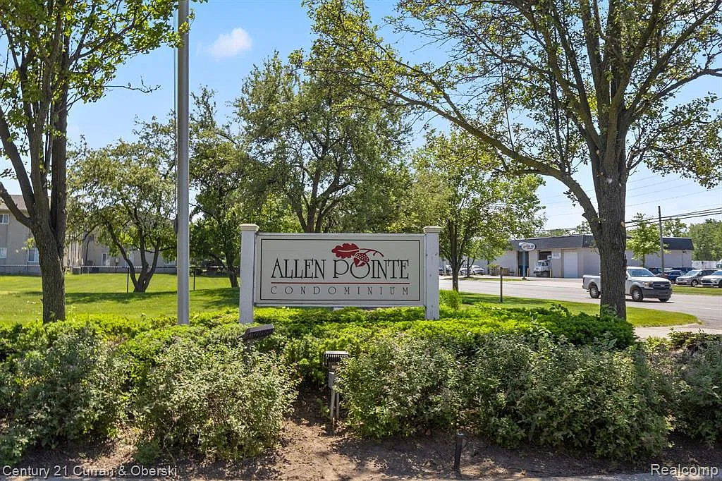 10021 Allen Pointe Dr — Photo 3