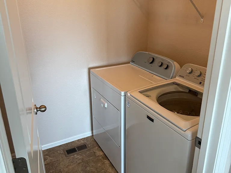 908 W Union Ave — Photo 19