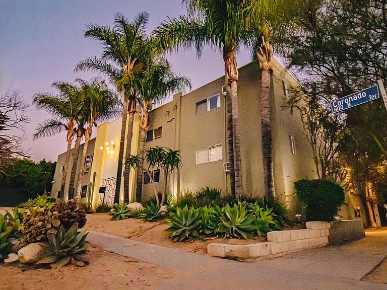 806 Coronado Ter #5 — Photo 1