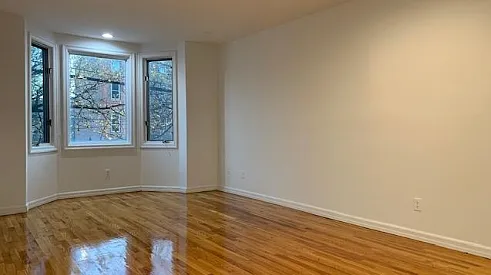 200 Christopher Columbus Dr #B9 — Photo 3