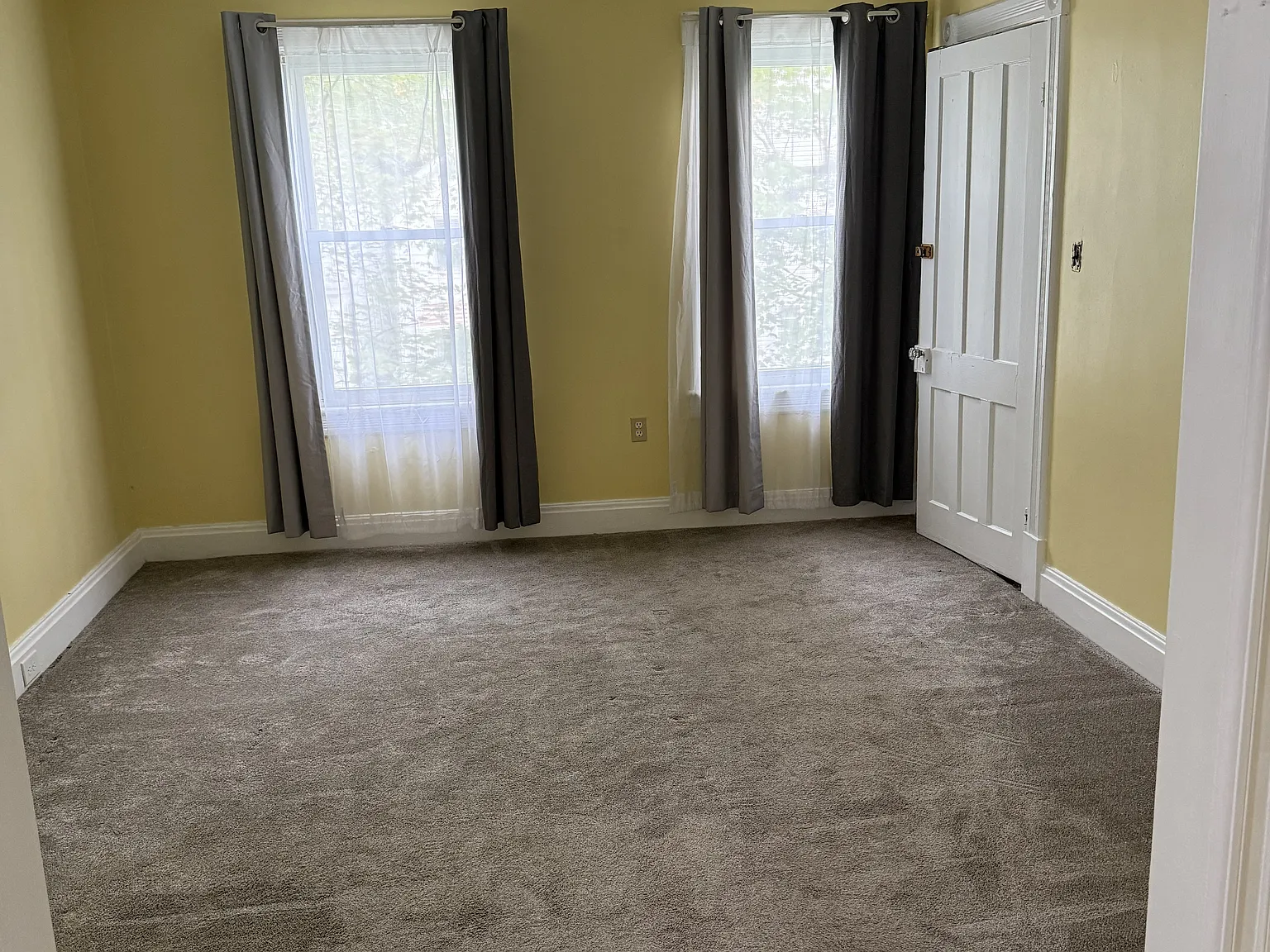 2 bed, 1000 sqft, $1,400 — Photo 2
