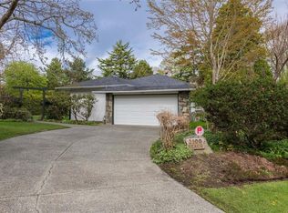 3100 Beach Dr, Oak Bay, BC V8R6L6