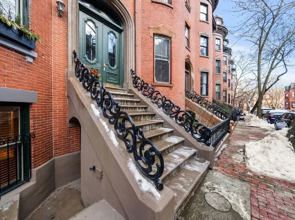 27 Upton St #1, Boston, MA 02118