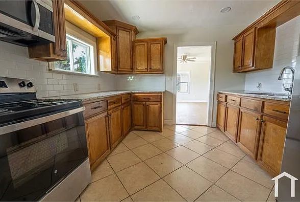 5 bed, 1900 sqft, $2,000 — Photo 4