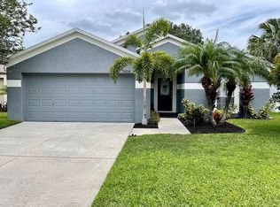 7606 Hampshire Garden Pl, Apollo Beach, FL 33572