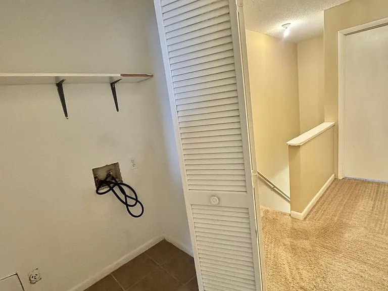 121 Brian Ct — Photo 9