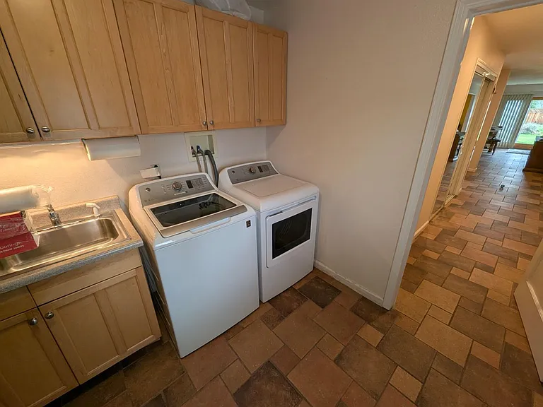 1580 Whitman Rd — Photo 13