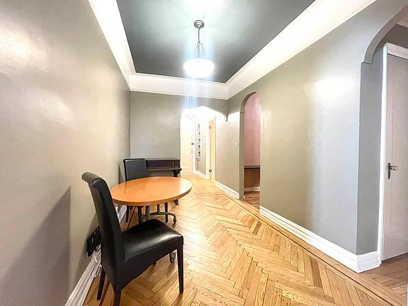 4th image of 687 W 204th St APT 4B