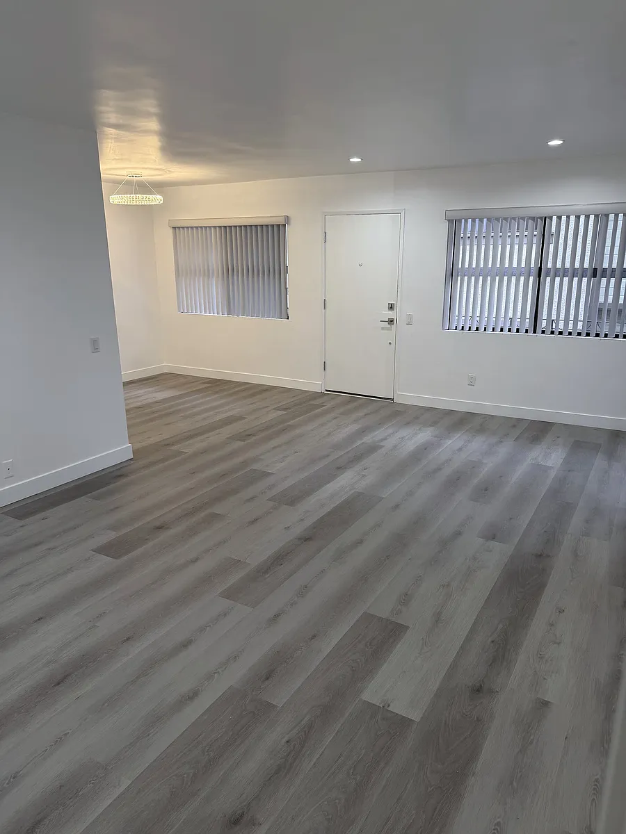 Building Photo - 432 Palm Dr #6