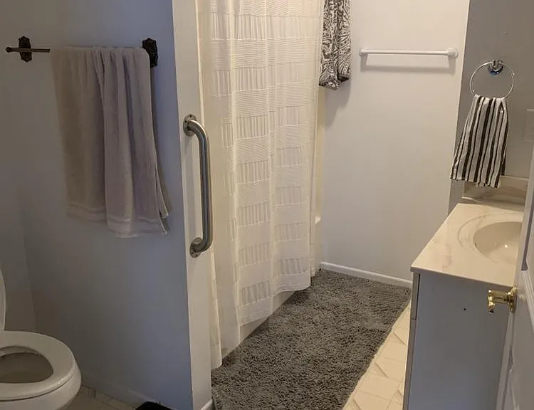 702 N Mill St #3 — Photo 5