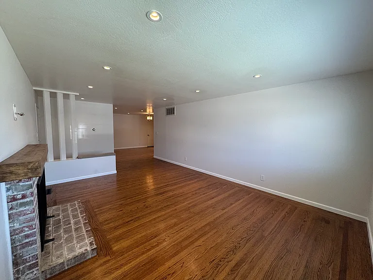 1874 Bandoni Ave — Photo 3
