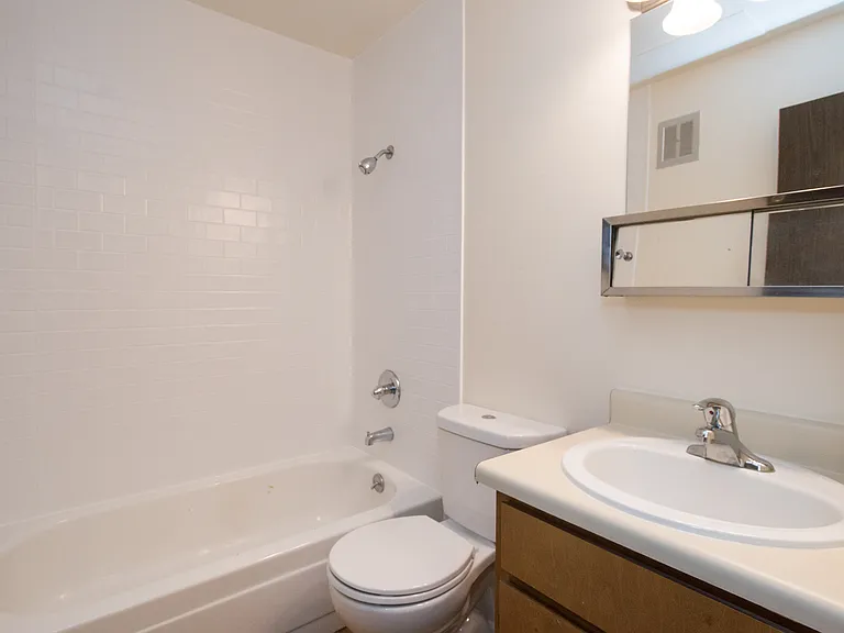 1720 Azalea Ct #4 — Photo 1