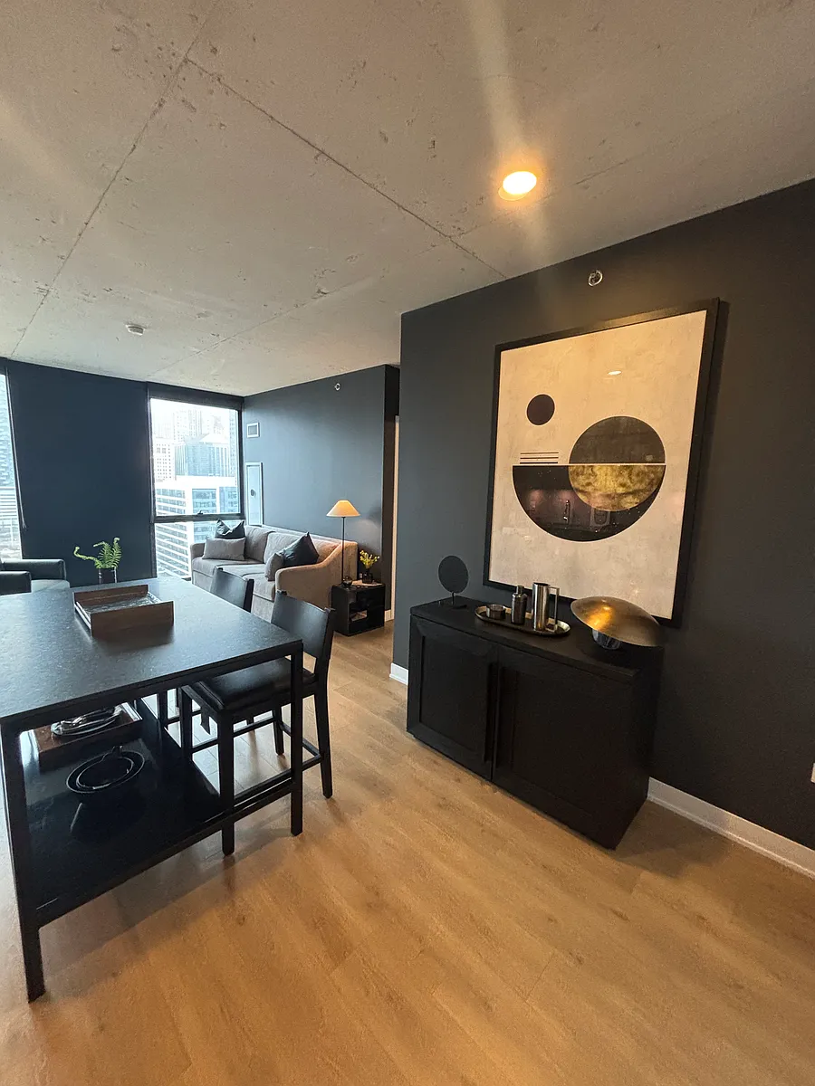 Building Photo - 755 S Clark St #14
