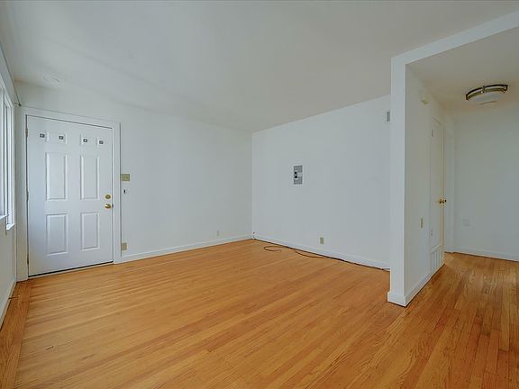 4th image of 160 Pierce St APT 4