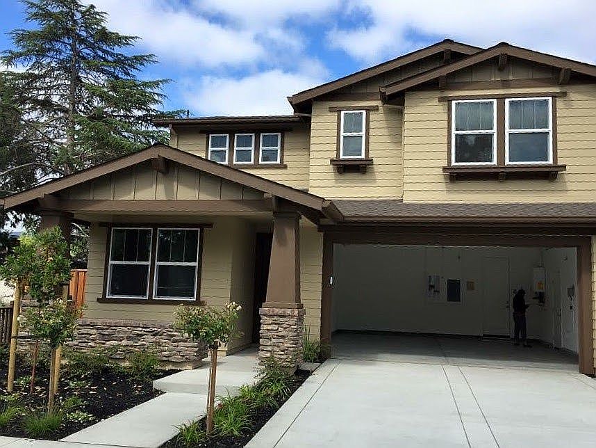 1st image of 576 Gyles Pl