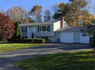 34 Colonial Rd, North Kingstown, RI 02852