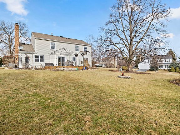 3rd image of 5365 Ashwood Ln
