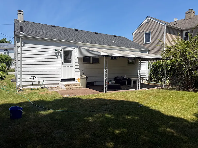 Thomas Ave — Photo 4