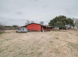 523 Bugtussle Ln, Luling, TX 78648
