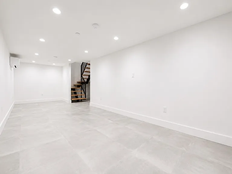 355 Grove St #1A — Photo 3