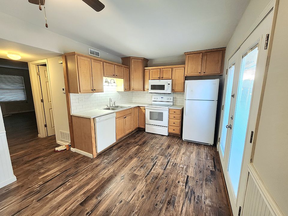 1st image of 4285 Burnett Walk