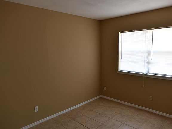 4th image of 1026 S 10th Ave APT A