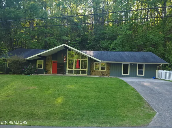 745 Hidden Valley Rd, Gatlinburg, TN 37738