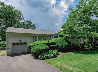 75 Stonefield Rd, Glen Rock, NJ 07452