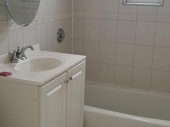 2nd image of 903 Brinsmade Ave #1