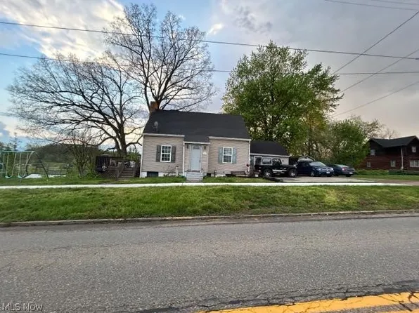 341 N Main St, Magnolia, OH 44643
