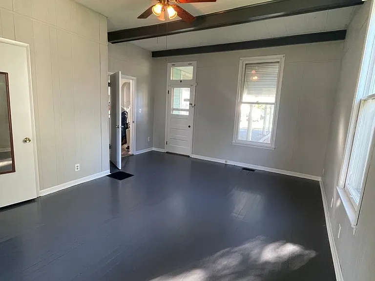 1822 Main St — Photo 8