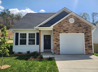 119 Crew Ln, Black Mountain, NC 28711