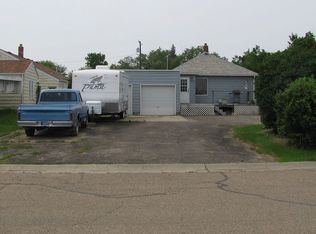 310 3rd St E, Chester, MT 59522