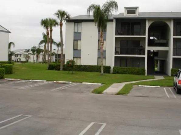 1105 Green Pine Blvd, West Palm Beach, FL