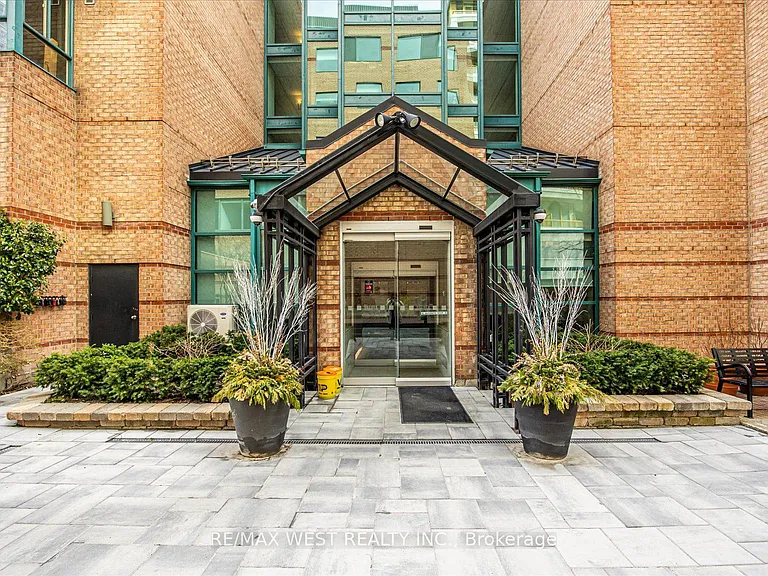 225 Davenport Rd #503 — Photo 34