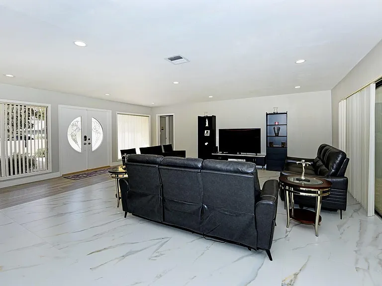 5979 Pinebrook Dr — Photo 8