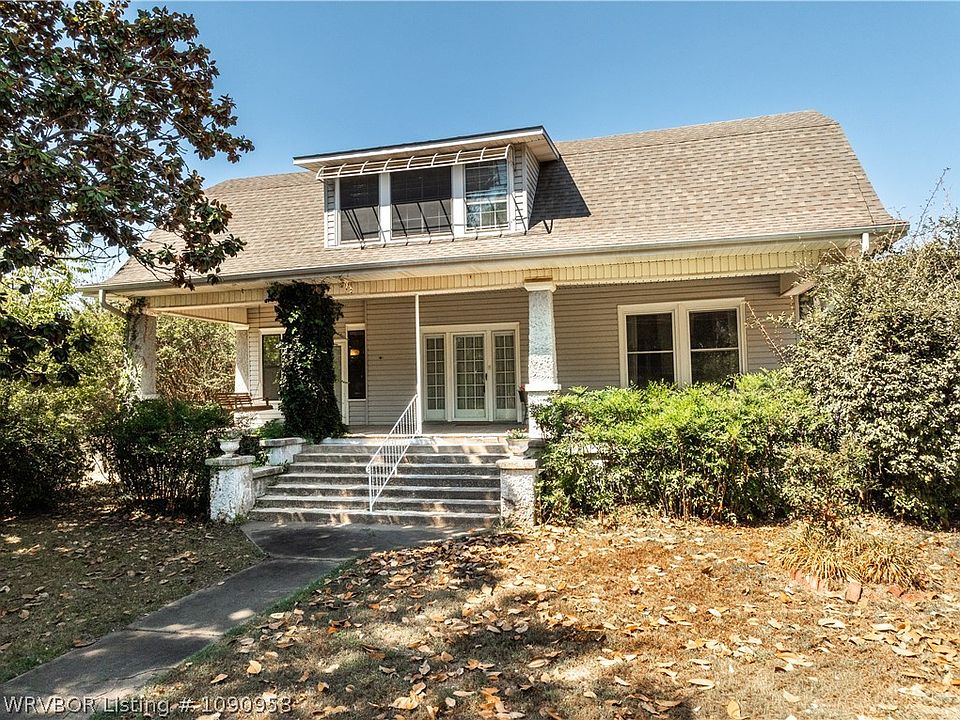 1st image of 425 Church Ave