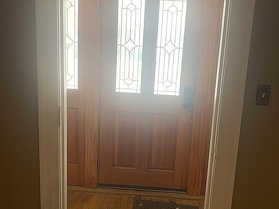 2nd image of 801 Euclid Ave