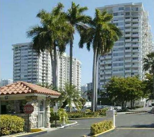 1st image of 18011 Biscayne Blvd APT 1404-1
