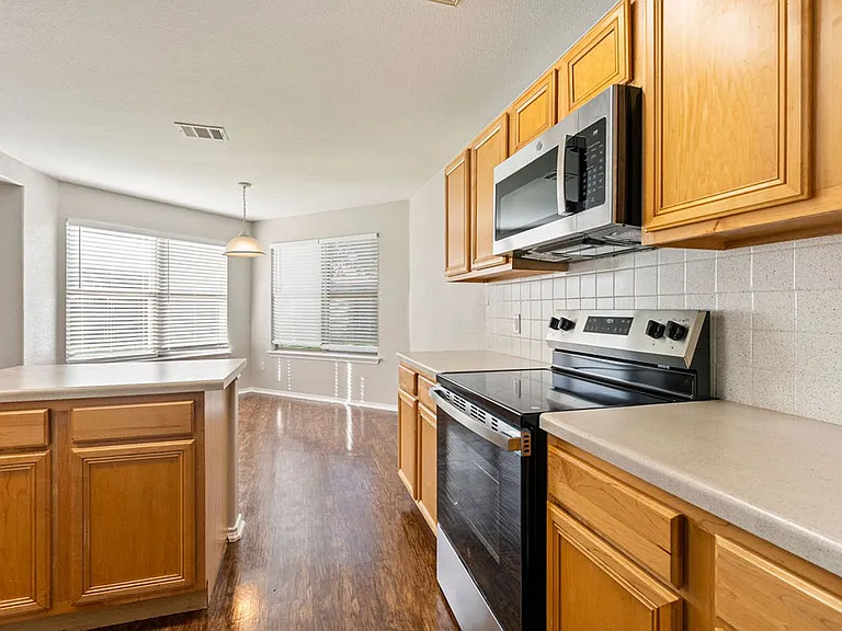 1209 Apollo Cir — Photo 10