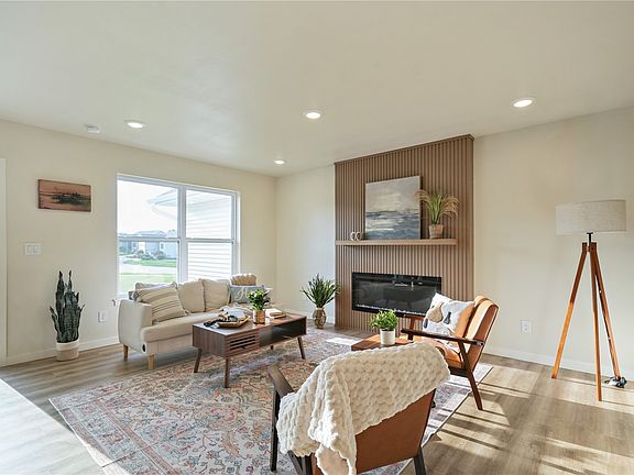 5th image of 7106 Waterview Dr SW