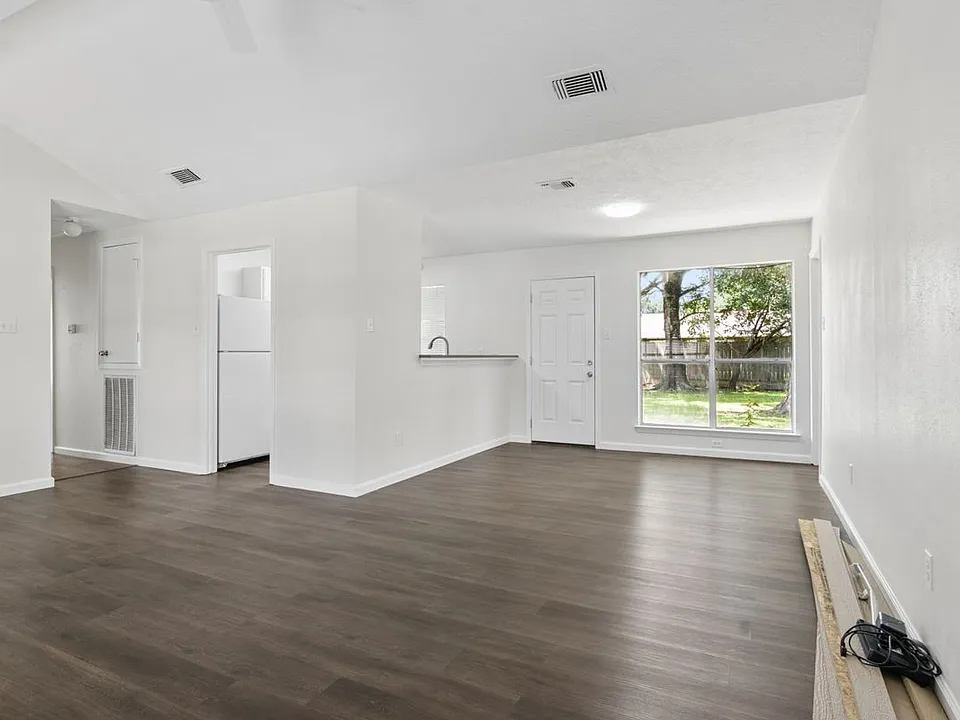2504 Ewell Dr