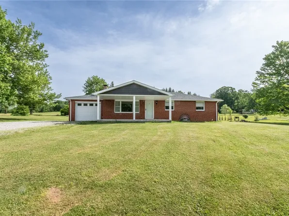 511 Englishman Hill Rd, Connellsville, PA 15425