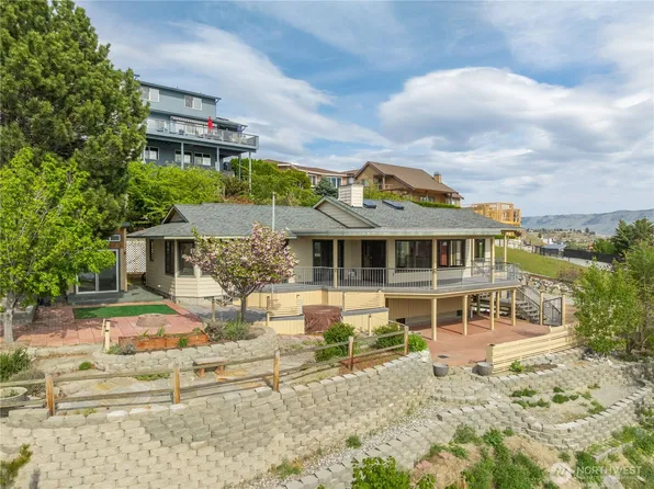 114 Riviera Place, Chelan, WA 98816