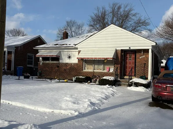 26460 Somerset Dr, Inkster, MI 48141