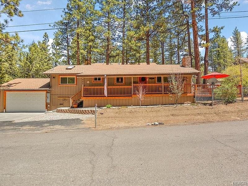 1st image of 535 Pinon Dr