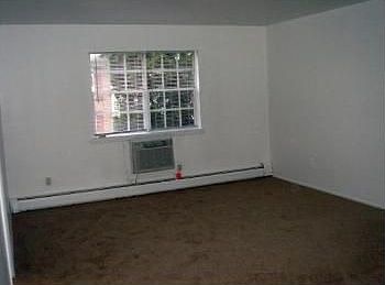 4th image of 61 Kenwood Dr #A